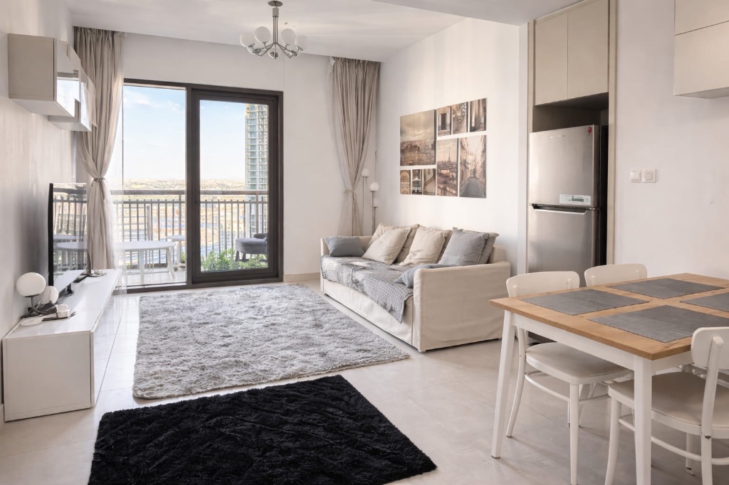 Аренда 1BR 68 m²